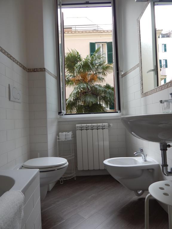 Red Flat In Rome Apartment Exterior photo
