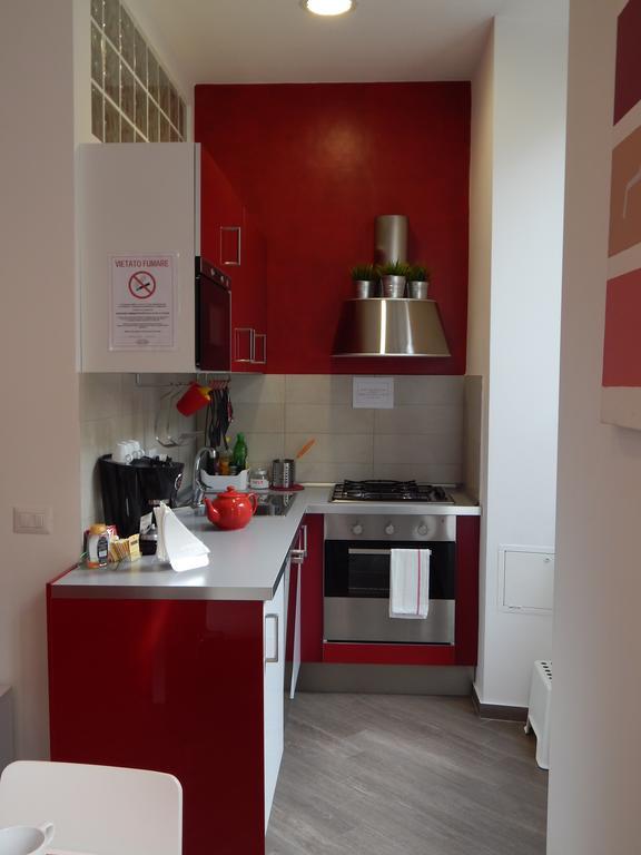 Red Flat In Rome Apartment Exterior photo